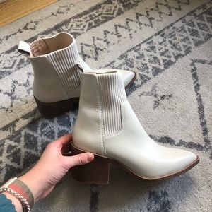 STEVE MADDEN ABRIEL BONE WHITE BOOTIES